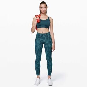 Lululemon Fine Form Bra in Bermuda Teal Size DD34.